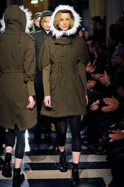 Look 50